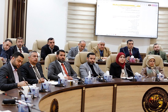 إدارة وباحثو مركز أعالي الفرات يقودون ملفي "المياه والمناخ" في اجتماع جامعة الأنبار للتنمية المستدامة